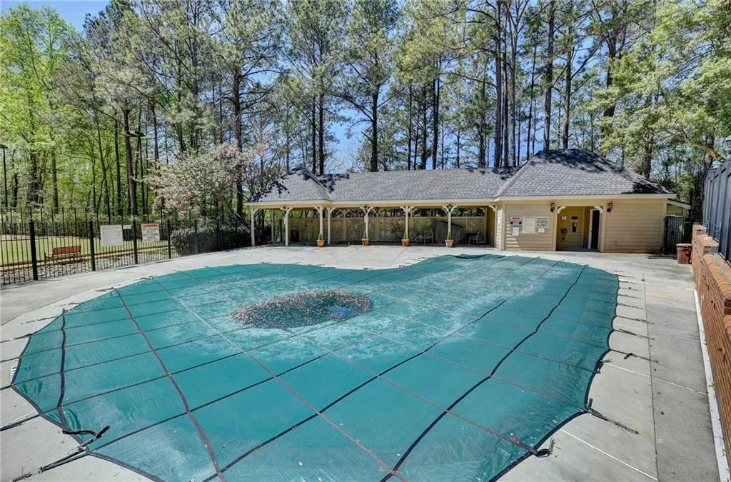 111 Bainbridge Drive, Atlanta, Georgia 30327, 2 Bedrooms Bedrooms, ,2 BathroomsBathrooms,Residential,Sold,111 Bainbridge Drive,7029709