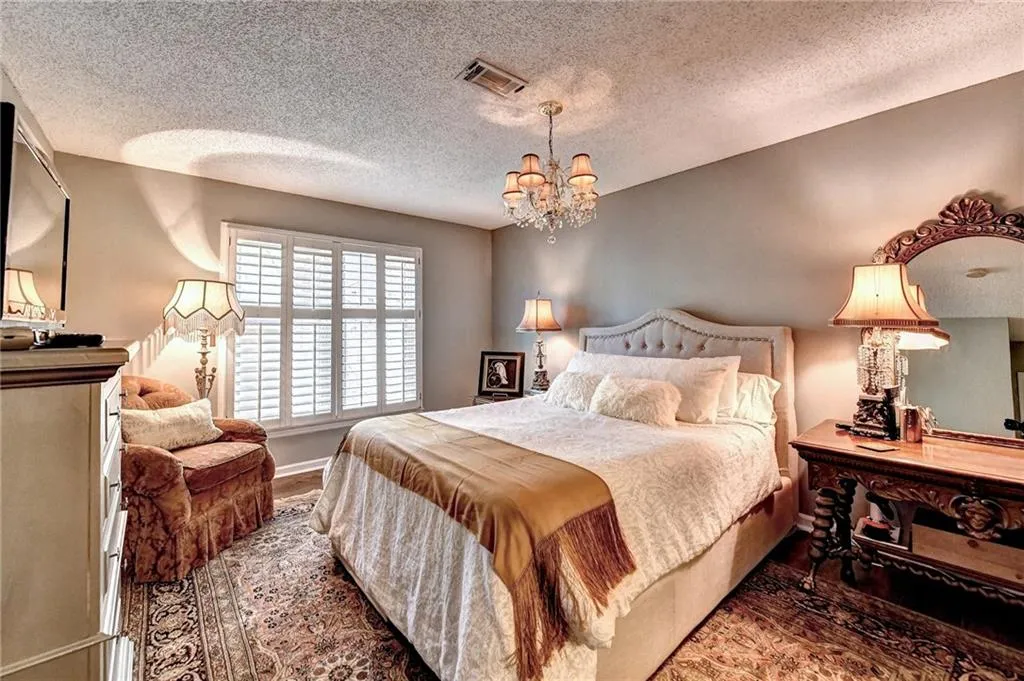 111 Bainbridge Drive, Atlanta, Georgia 30327, 2 Bedrooms Bedrooms, ,2 BathroomsBathrooms,Residential,Sold,111 Bainbridge Drive,7029709