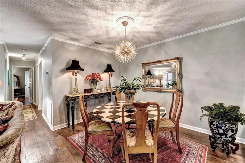 111 Bainbridge Drive, Atlanta, Georgia 30327, 2 Bedrooms Bedrooms, ,2 BathroomsBathrooms,Residential,Sold,111 Bainbridge Drive,7029709