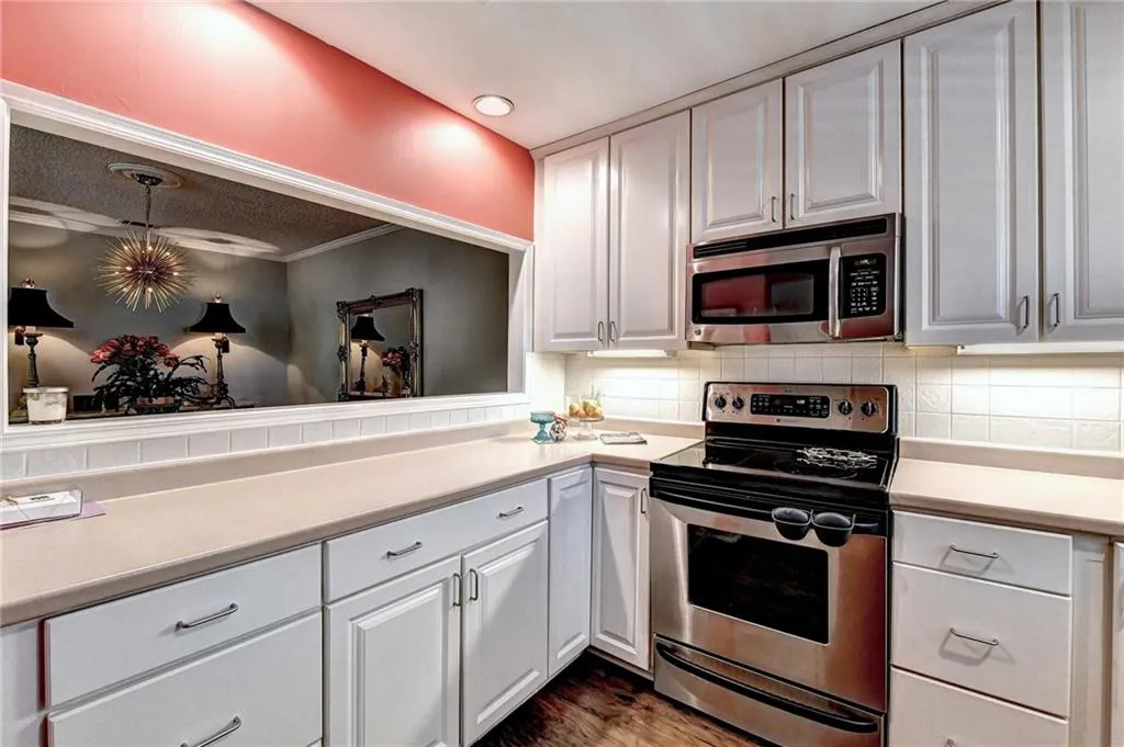 111 Bainbridge Drive, Atlanta, Georgia 30327, 2 Bedrooms Bedrooms, ,2 BathroomsBathrooms,Residential,Sold,111 Bainbridge Drive,7029709