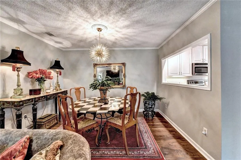 111 Bainbridge Drive, Atlanta, Georgia 30327, 2 Bedrooms Bedrooms, ,2 BathroomsBathrooms,Residential,Sold,111 Bainbridge Drive,7029709