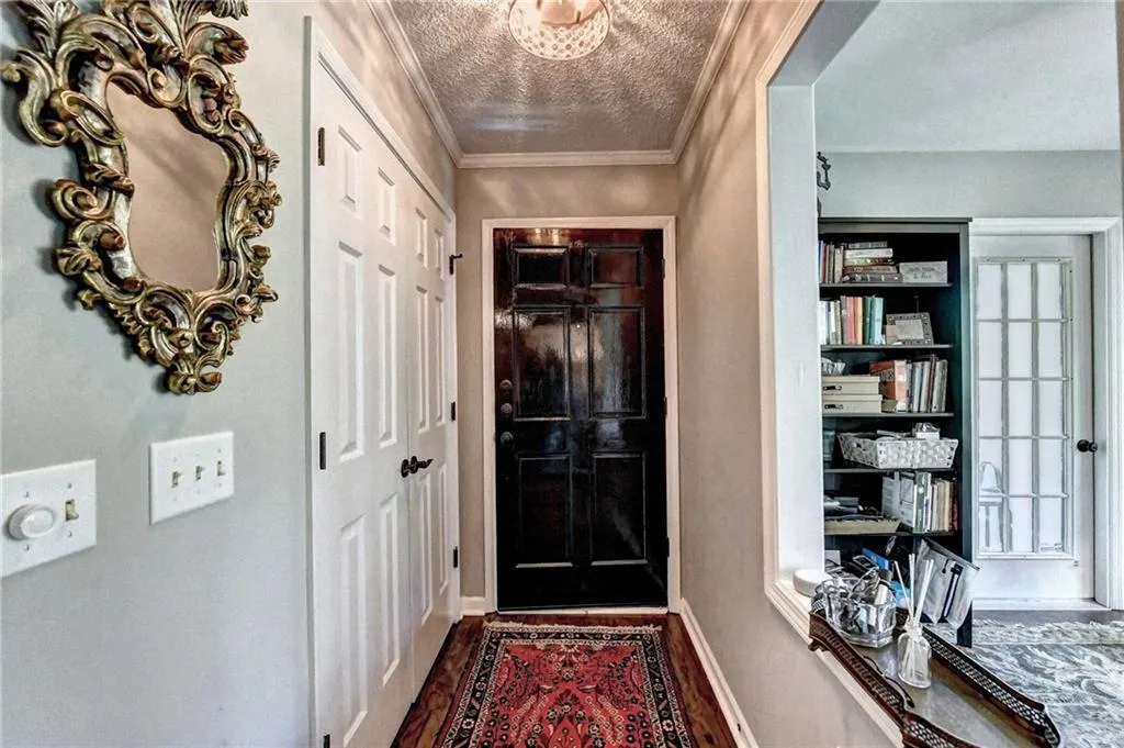 111 Bainbridge Drive, Atlanta, Georgia 30327, 2 Bedrooms Bedrooms, ,2 BathroomsBathrooms,Residential,Sold,111 Bainbridge Drive,7029709