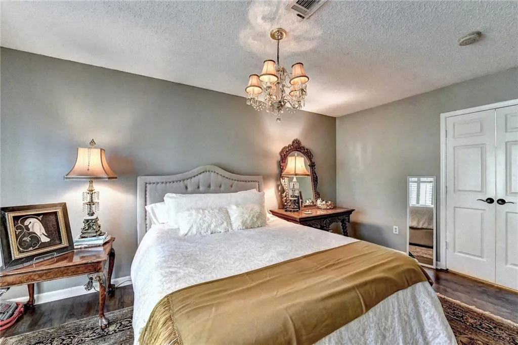 111 Bainbridge Drive, Atlanta, Georgia 30327, 2 Bedrooms Bedrooms, ,2 BathroomsBathrooms,Residential,Sold,111 Bainbridge Drive,7029709