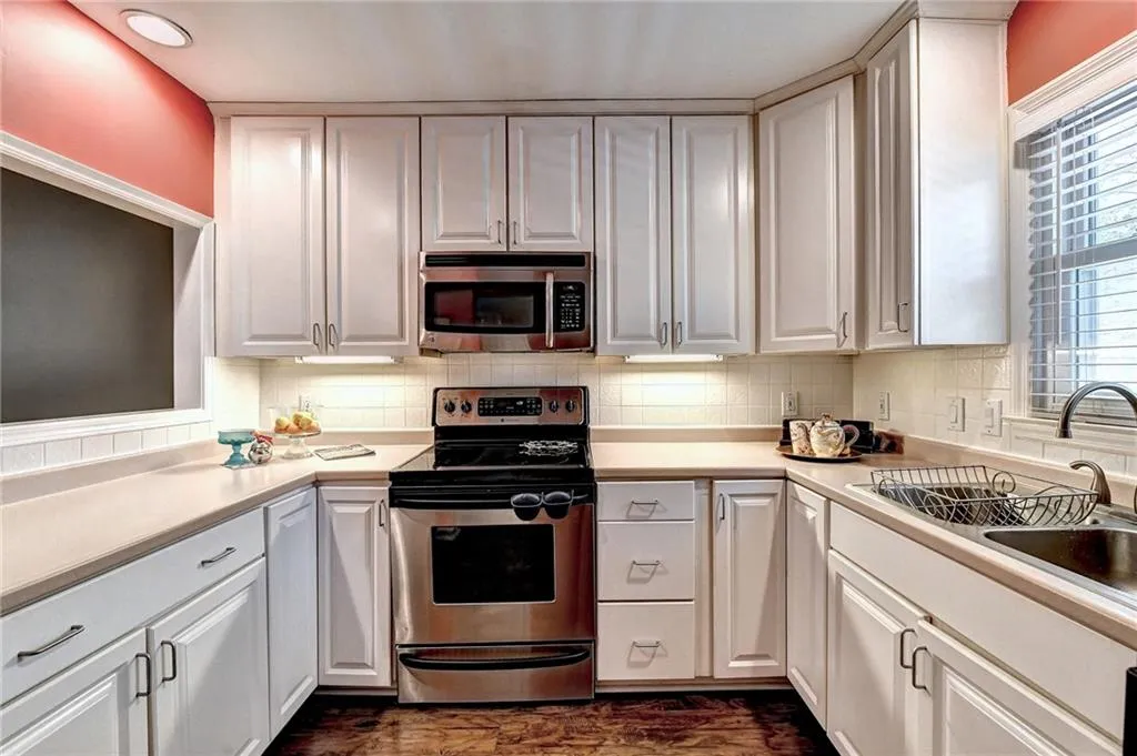 111 Bainbridge Drive, Atlanta, Georgia 30327, 2 Bedrooms Bedrooms, ,2 BathroomsBathrooms,Residential,Sold,111 Bainbridge Drive,7029709