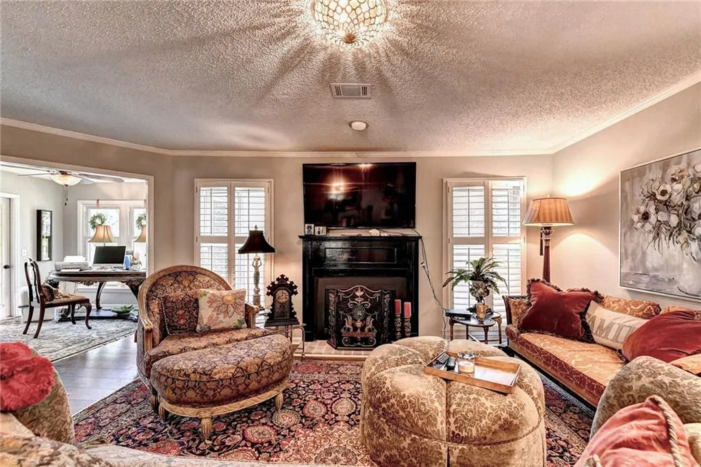 111 Bainbridge Drive, Atlanta, Georgia 30327, 2 Bedrooms Bedrooms, ,2 BathroomsBathrooms,Residential,Sold,111 Bainbridge Drive,7029709