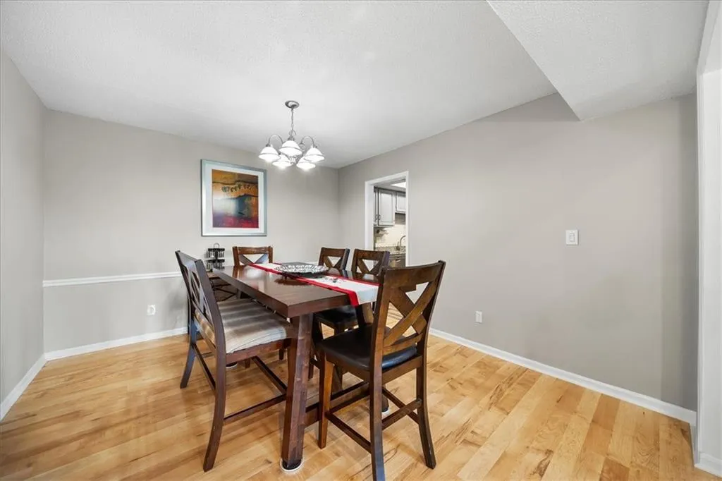 6851 Roswell Road Unit H12, Atlanta, Georgia 30328, 2 Bedrooms Bedrooms, ,2 BathroomsBathrooms,Residential,Sold,6851 Roswell Road Unit H12,7572480