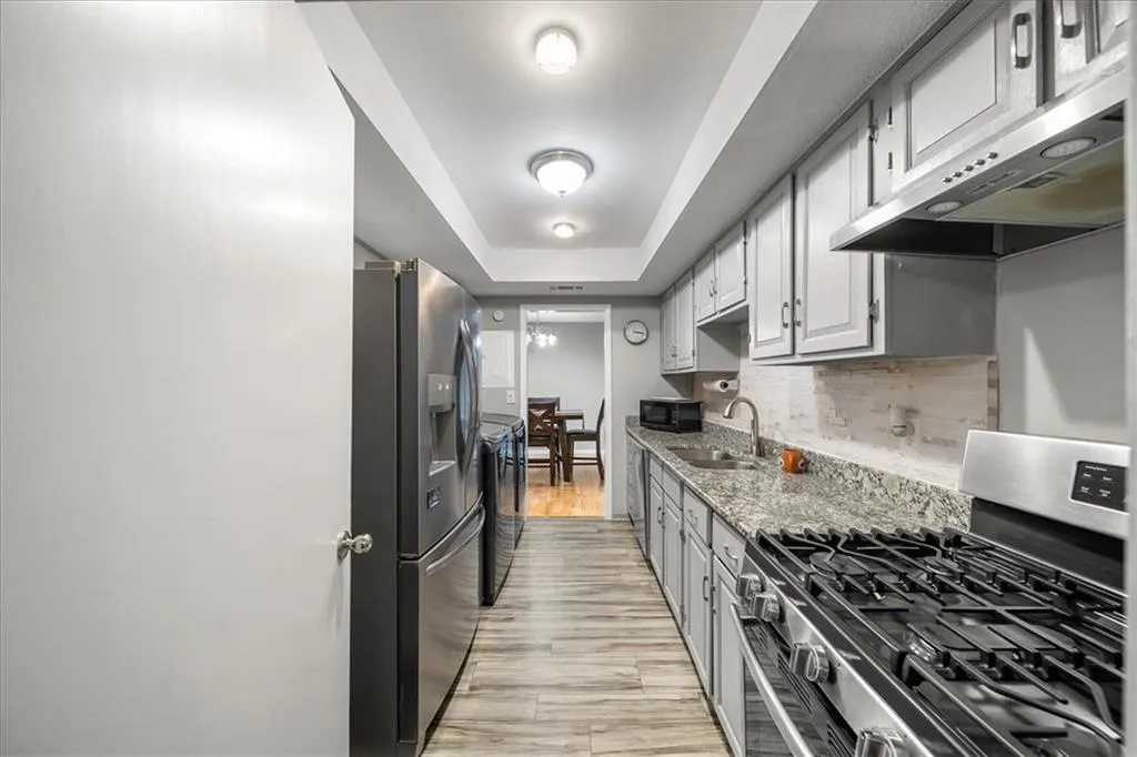 6851 Roswell Road Unit H12, Atlanta, Georgia 30328, 2 Bedrooms Bedrooms, ,2 BathroomsBathrooms,Residential,Sold,6851 Roswell Road Unit H12,7572480