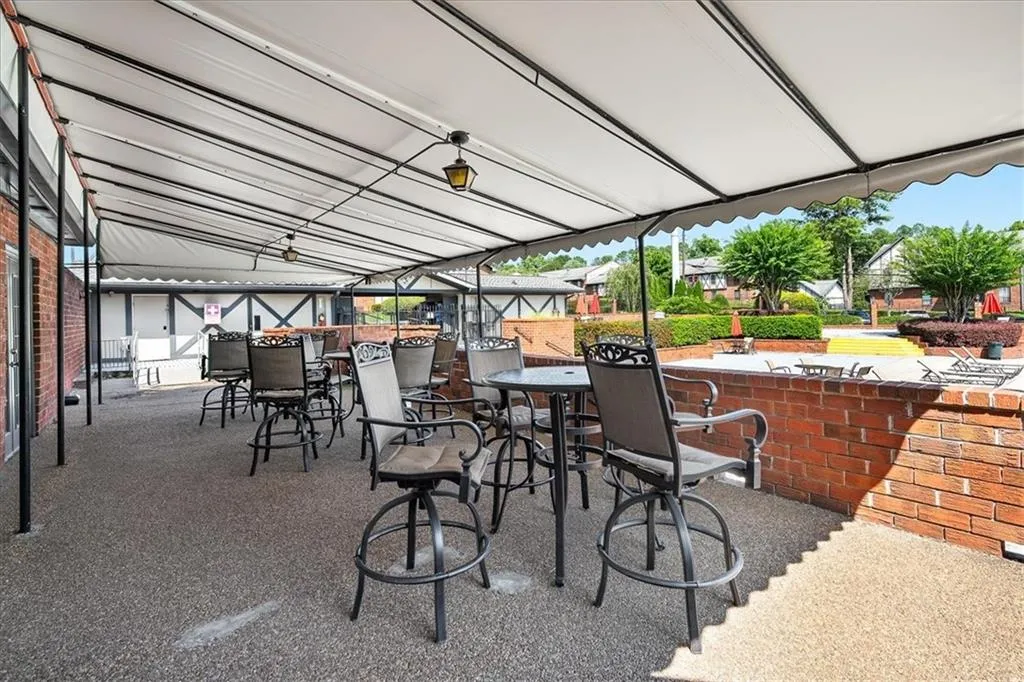 6851 Roswell Road Unit H12, Atlanta, Georgia 30328, 2 Bedrooms Bedrooms, ,2 BathroomsBathrooms,Residential,Sold,6851 Roswell Road Unit H12,7572480