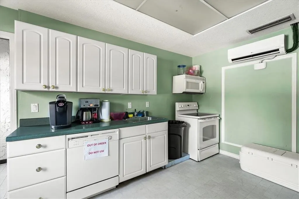 6851 Roswell Road Unit H12, Atlanta, Georgia 30328, 2 Bedrooms Bedrooms, ,2 BathroomsBathrooms,Residential,Sold,6851 Roswell Road Unit H12,7572480