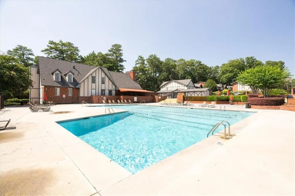 6851 Roswell Road Unit H12, Atlanta, Georgia 30328, 2 Bedrooms Bedrooms, ,2 BathroomsBathrooms,Residential,Sold,6851 Roswell Road Unit H12,7572480