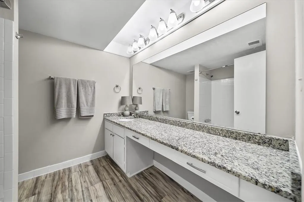 6851 Roswell Road Unit H12, Atlanta, Georgia 30328, 2 Bedrooms Bedrooms, ,2 BathroomsBathrooms,Residential,Sold,6851 Roswell Road Unit H12,7572480