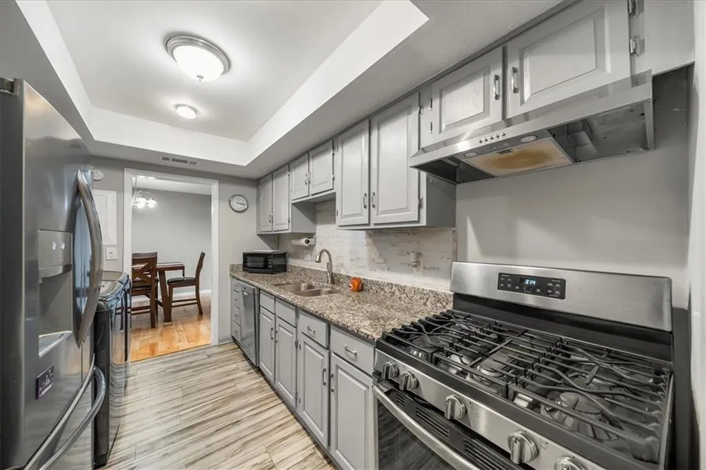 6851 Roswell Road Unit H12, Atlanta, Georgia 30328, 2 Bedrooms Bedrooms, ,2 BathroomsBathrooms,Residential,Sold,6851 Roswell Road Unit H12,7572480