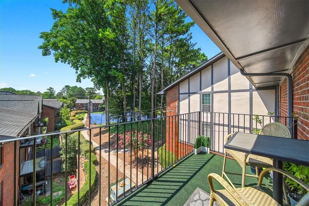 6851 Roswell Road Unit H12, Atlanta, Georgia 30328, 2 Bedrooms Bedrooms, ,2 BathroomsBathrooms,Residential,Sold,6851 Roswell Road Unit H12,7572480