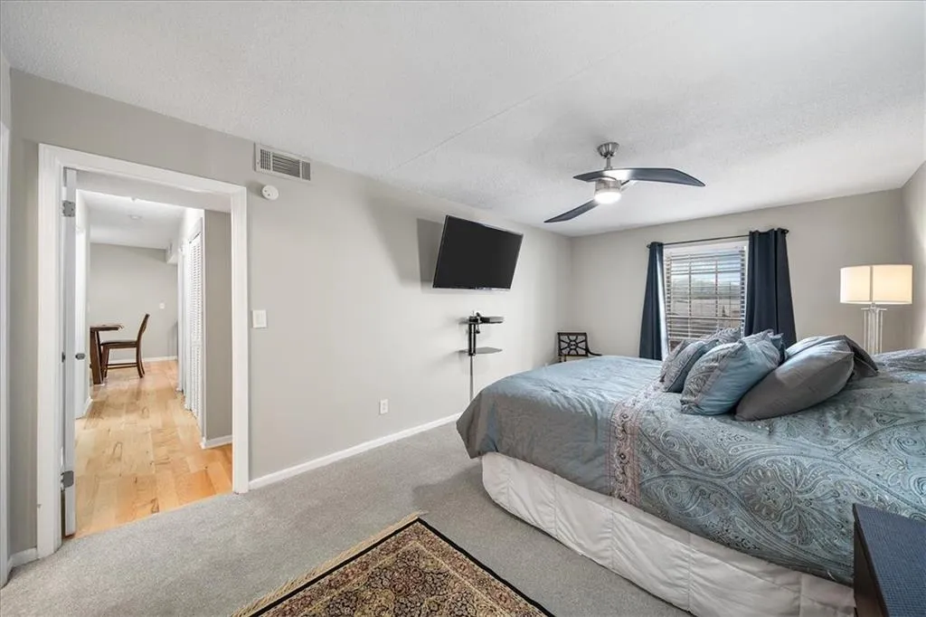 6851 Roswell Road Unit H12, Atlanta, Georgia 30328, 2 Bedrooms Bedrooms, ,2 BathroomsBathrooms,Residential,Sold,6851 Roswell Road Unit H12,7572480