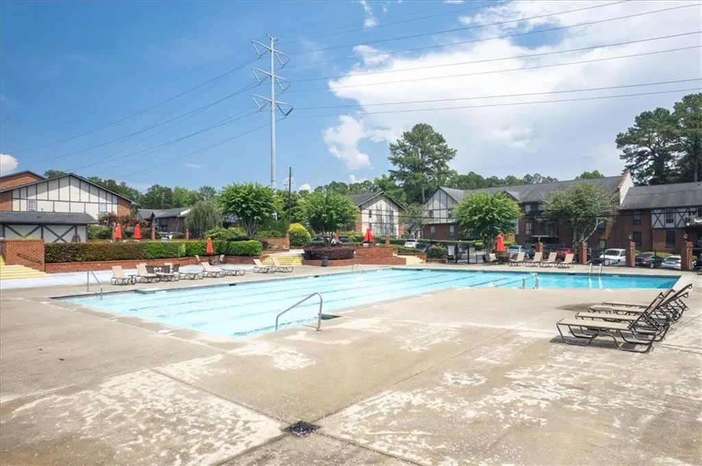 6851 Roswell Road Unit H12, Atlanta, Georgia 30328, 2 Bedrooms Bedrooms, ,2 BathroomsBathrooms,Residential,Sold,6851 Roswell Road Unit H12,7572480