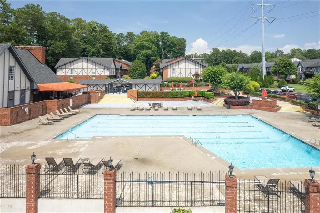 6851 Roswell Road Unit H12, Atlanta, Georgia 30328, 2 Bedrooms Bedrooms, ,2 BathroomsBathrooms,Residential,Sold,6851 Roswell Road Unit H12,7572480