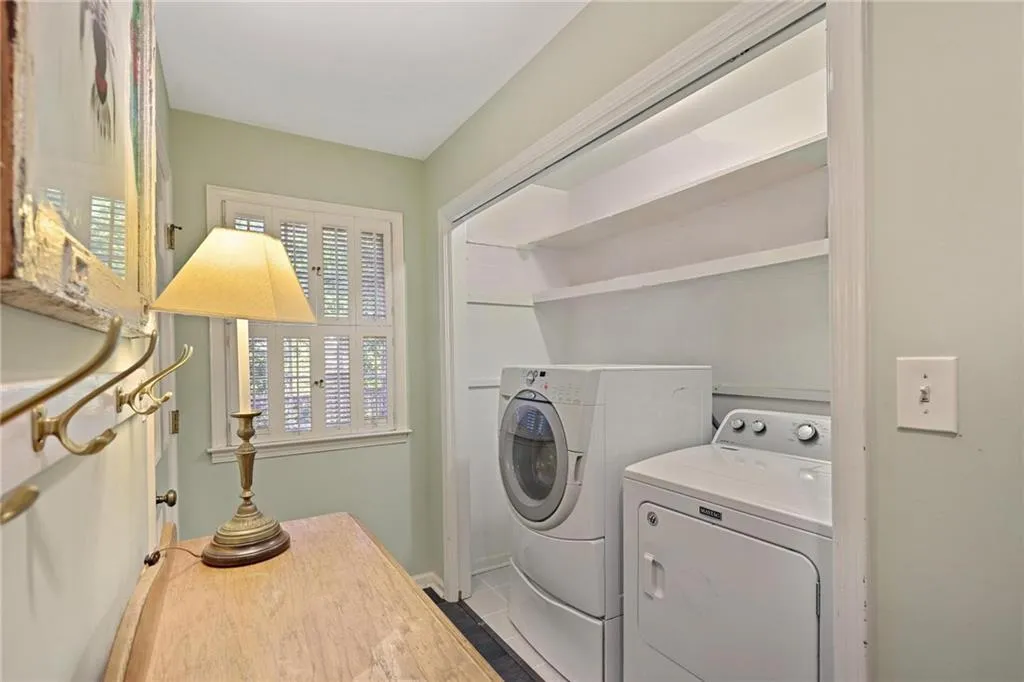 570 Old Harbor Drive, Atlanta, Georgia 30328, 4 Bedrooms Bedrooms, ,3 BathroomsBathrooms,Residential,For Sale,570 Old Harbor Drive,7643178