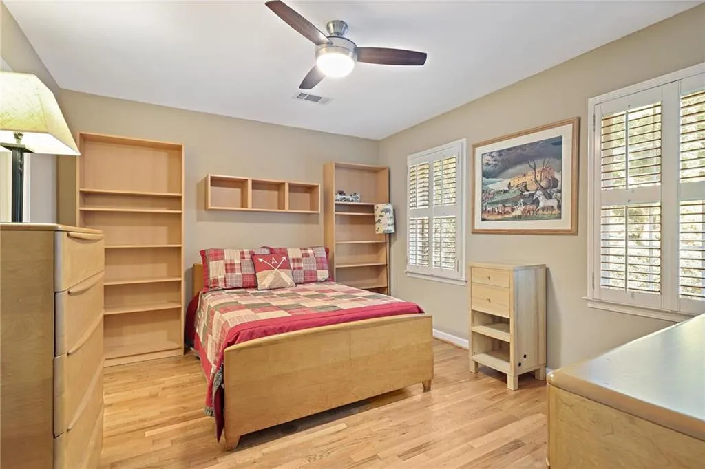 570 Old Harbor Drive, Atlanta, Georgia 30328, 4 Bedrooms Bedrooms, ,3 BathroomsBathrooms,Residential,For Sale,570 Old Harbor Drive,7643178