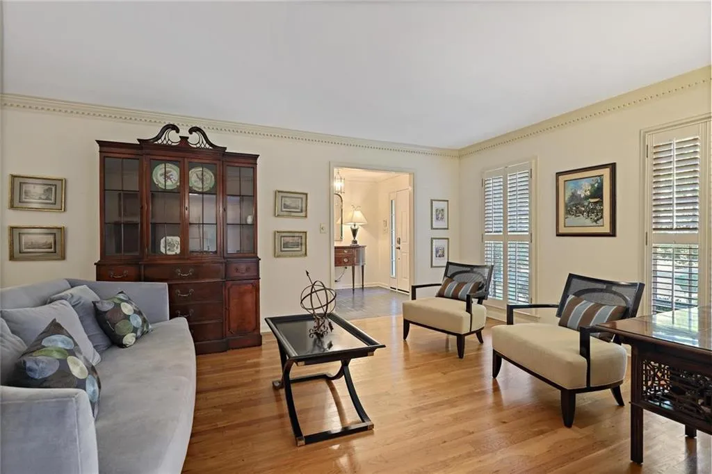 570 Old Harbor Drive, Atlanta, Georgia 30328, 4 Bedrooms Bedrooms, ,3 BathroomsBathrooms,Residential,For Sale,570 Old Harbor Drive,7643178