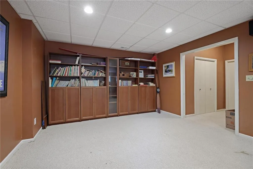570 Old Harbor Drive, Atlanta, Georgia 30328, 4 Bedrooms Bedrooms, ,3 BathroomsBathrooms,Residential,For Sale,570 Old Harbor Drive,7643178