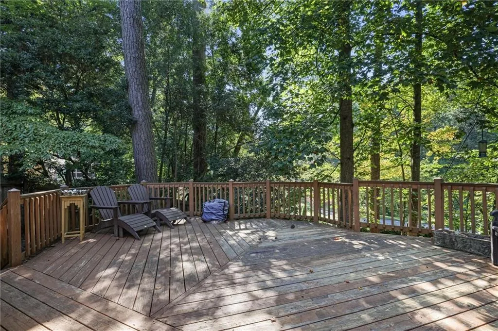 570 Old Harbor Drive, Atlanta, Georgia 30328, 4 Bedrooms Bedrooms, ,3 BathroomsBathrooms,Residential,For Sale,570 Old Harbor Drive,7643178