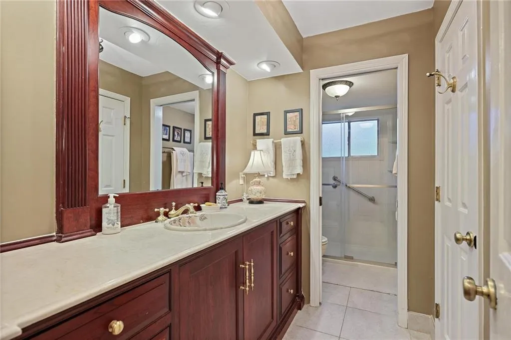 570 Old Harbor Drive, Atlanta, Georgia 30328, 4 Bedrooms Bedrooms, ,3 BathroomsBathrooms,Residential,For Sale,570 Old Harbor Drive,7643178