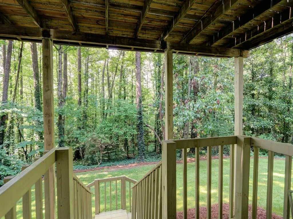 220 Gold Creek Court, Sandy Springs, Georgia 30350, 6 Bedrooms Bedrooms, ,4 BathroomsBathrooms,Residential,Sold,220 Gold Creek Court,5710557