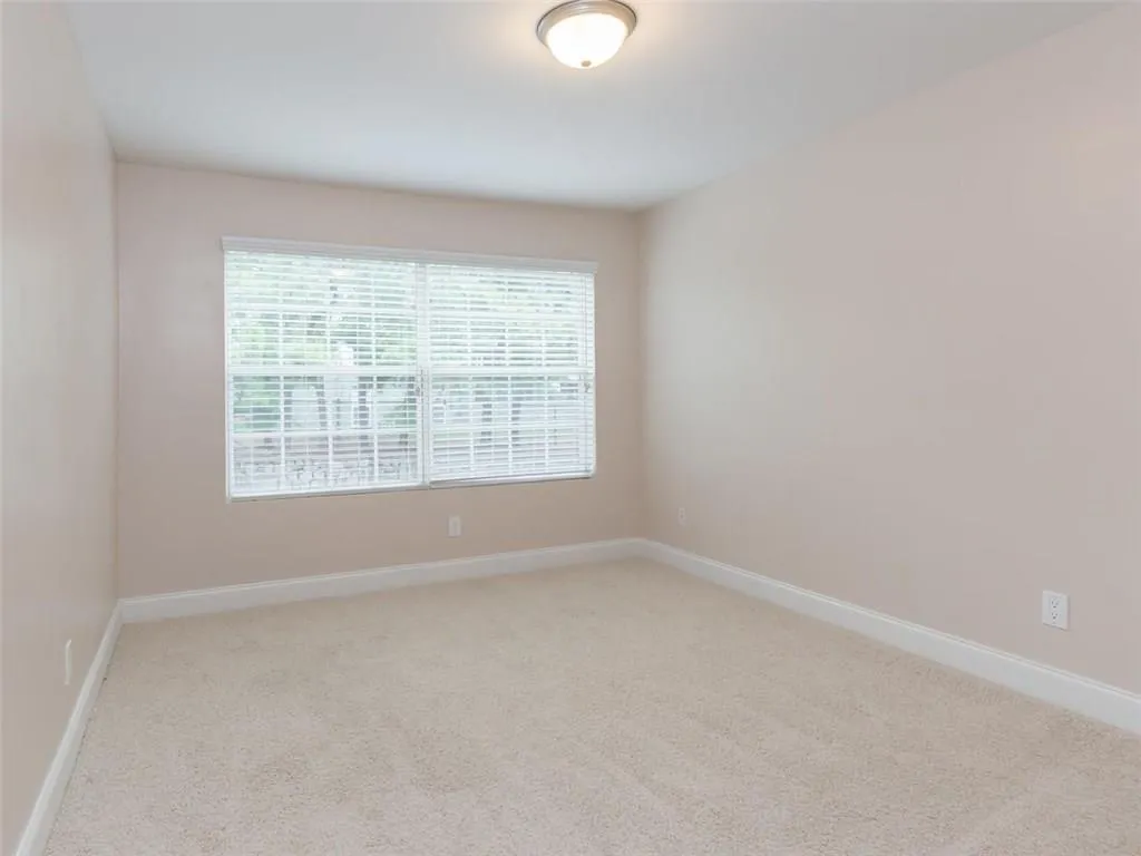 6980 Roswell Road Unit O6, Sandy Springs, Georgia 30328, 3 Bedrooms Bedrooms, ,2 BathroomsBathrooms,Residential,Sold,6980 Roswell Road Unit O6,5885369
