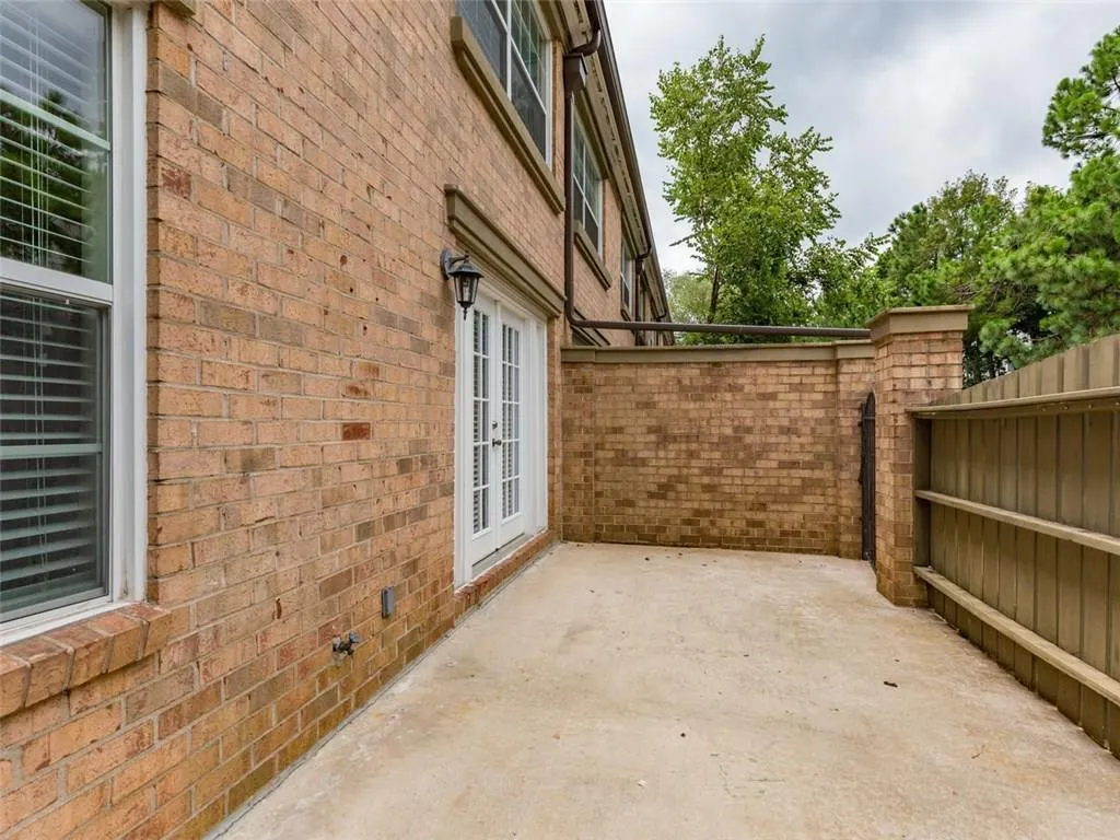 6980 Roswell Road Unit O6, Sandy Springs, Georgia 30328, 3 Bedrooms Bedrooms, ,2 BathroomsBathrooms,Residential,Sold,6980 Roswell Road Unit O6,5885369
