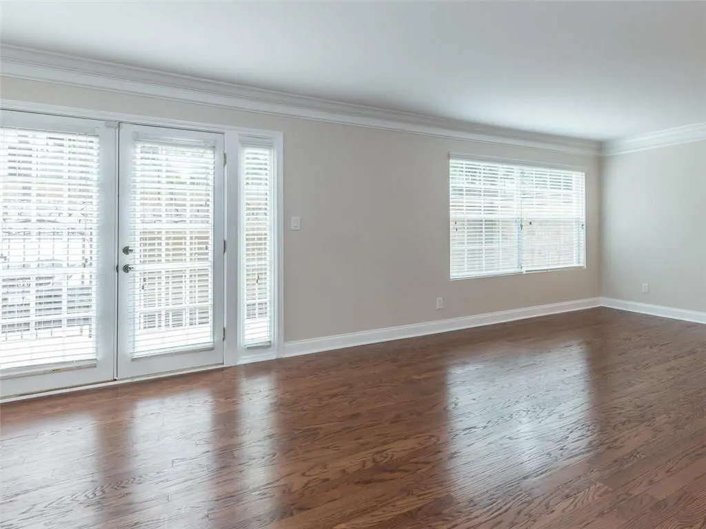 6980 Roswell Road Unit O6, Sandy Springs, Georgia 30328, 3 Bedrooms Bedrooms, ,2 BathroomsBathrooms,Residential,Sold,6980 Roswell Road Unit O6,5885369