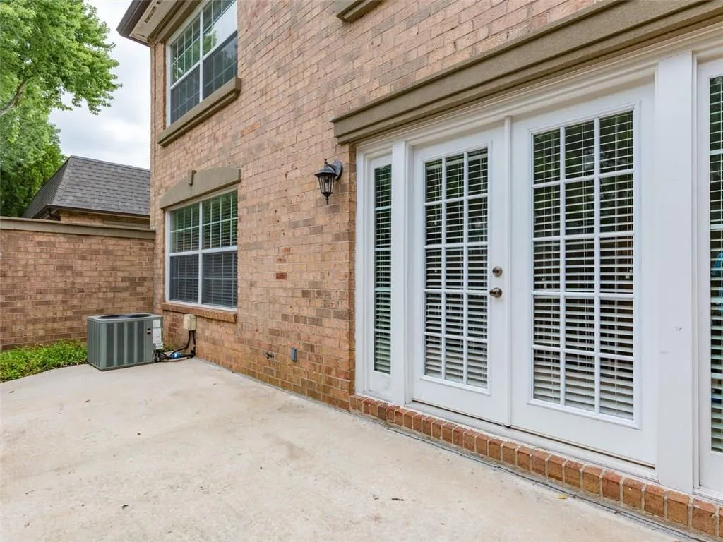 6980 Roswell Road Unit O6, Sandy Springs, Georgia 30328, 3 Bedrooms Bedrooms, ,2 BathroomsBathrooms,Residential,Sold,6980 Roswell Road Unit O6,5885369