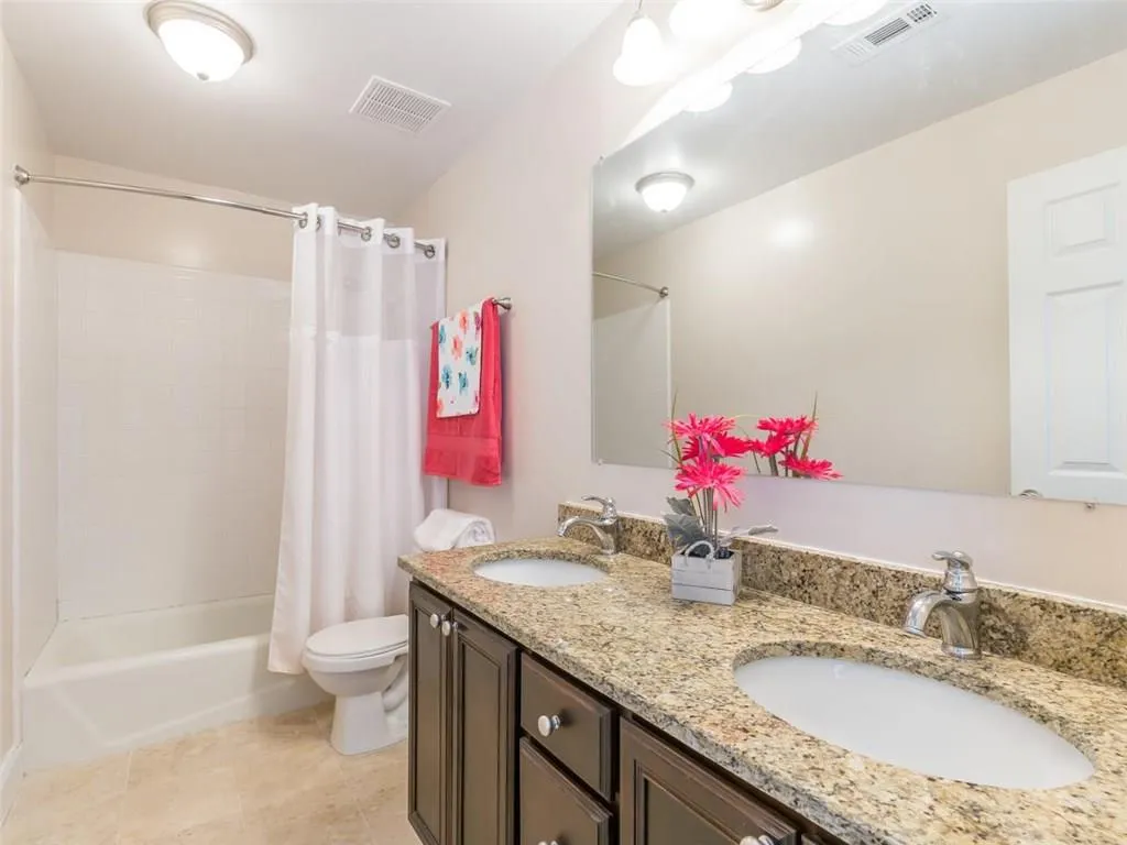 6980 Roswell Road Unit O6, Sandy Springs, Georgia 30328, 3 Bedrooms Bedrooms, ,2 BathroomsBathrooms,Residential,Sold,6980 Roswell Road Unit O6,5885369