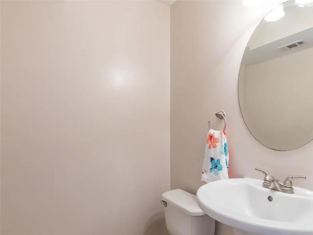 6980 Roswell Road Unit O6, Sandy Springs, Georgia 30328, 3 Bedrooms Bedrooms, ,2 BathroomsBathrooms,Residential,Sold,6980 Roswell Road Unit O6,5885369