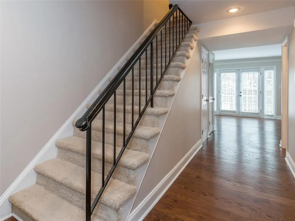 6980 Roswell Road Unit O6, Sandy Springs, Georgia 30328, 3 Bedrooms Bedrooms, ,2 BathroomsBathrooms,Residential,Sold,6980 Roswell Road Unit O6,5885369