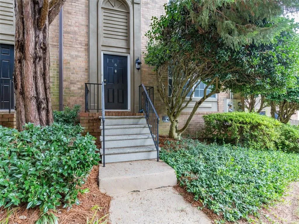6980 Roswell Road Unit O6, Sandy Springs, Georgia 30328, 3 Bedrooms Bedrooms, ,2 BathroomsBathrooms,Residential,Sold,6980 Roswell Road Unit O6,5885369