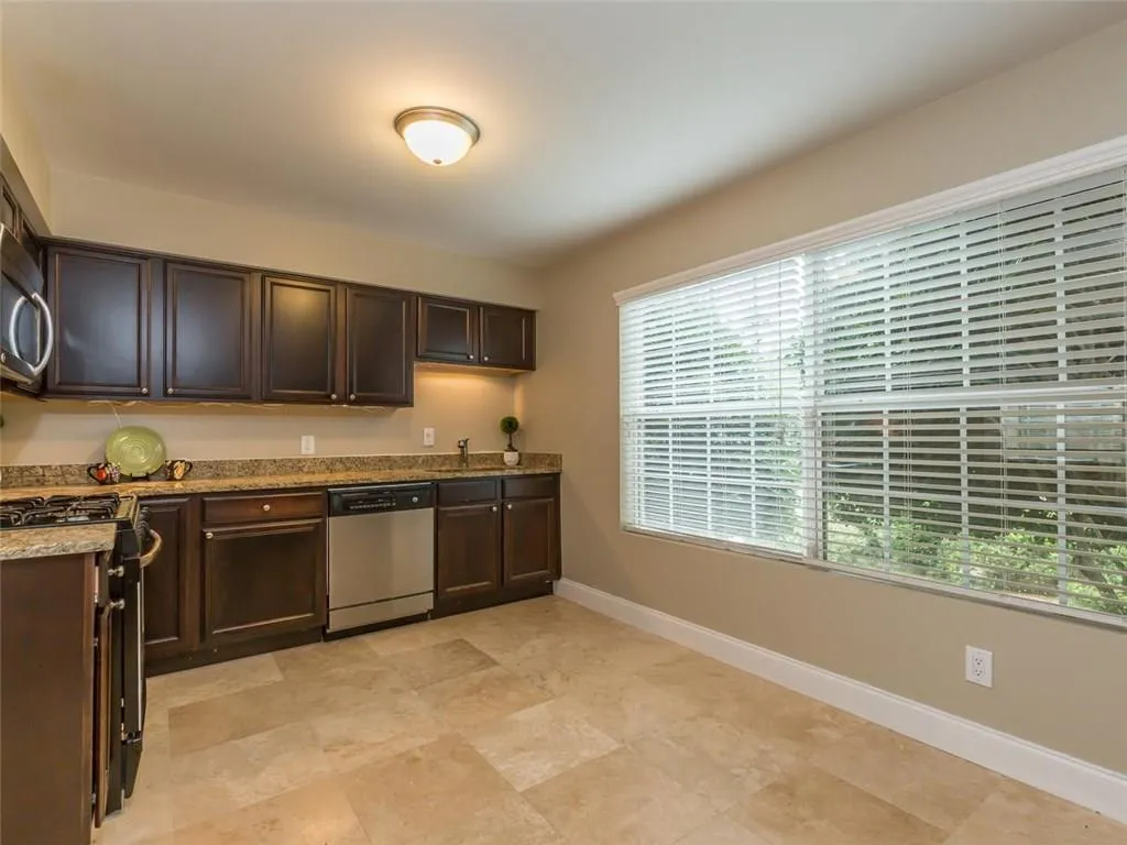 6980 Roswell Road Unit O6, Sandy Springs, Georgia 30328, 3 Bedrooms Bedrooms, ,2 BathroomsBathrooms,Residential,Sold,6980 Roswell Road Unit O6,5885369