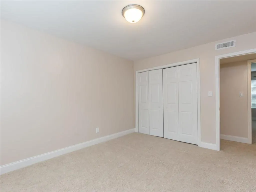 6980 Roswell Road Unit O6, Sandy Springs, Georgia 30328, 3 Bedrooms Bedrooms, ,2 BathroomsBathrooms,Residential,Sold,6980 Roswell Road Unit O6,5885369