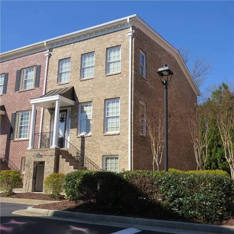 941 Persimmon Point, Sandy Springs, Georgia 30328, 2 Bedrooms Bedrooms, ,3 BathroomsBathrooms,Residential,Sold,941 Persimmon Point,5822718
