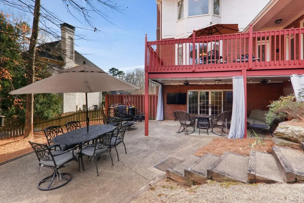 7790 Landowne Drive, Sandy Springs, Georgia 30350, 5 Bedrooms Bedrooms, ,4 BathroomsBathrooms,Residential,Sold,7790 Landowne Drive,6837177
