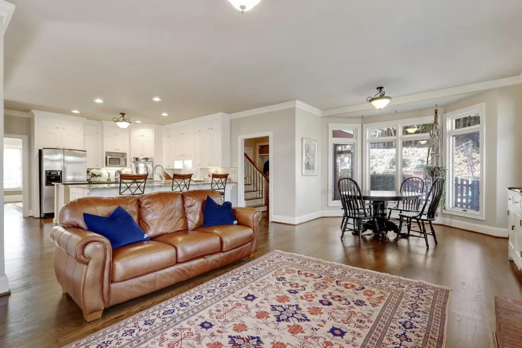 7790 Landowne Drive, Sandy Springs, Georgia 30350, 5 Bedrooms Bedrooms, ,4 BathroomsBathrooms,Residential,Sold,7790 Landowne Drive,6837177