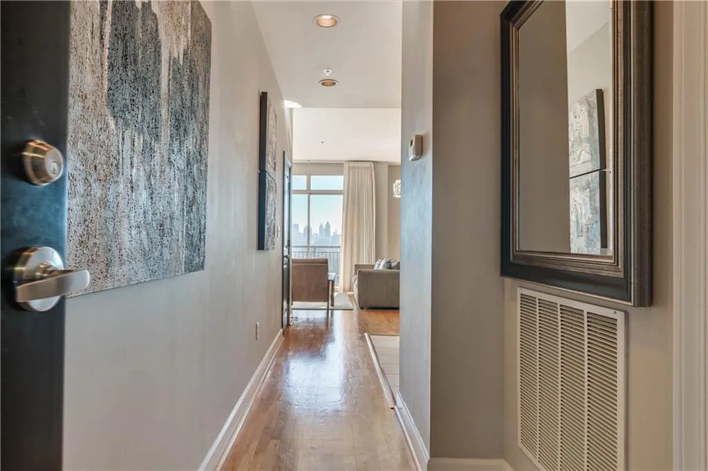 2626 Peachtree Road Nw Unit 1005, Atlanta, Georgia 30305, 2 Bedrooms Bedrooms, ,2 BathroomsBathrooms,Residential,Sold,2626 Peachtree Road Nw Unit 1005,5953261