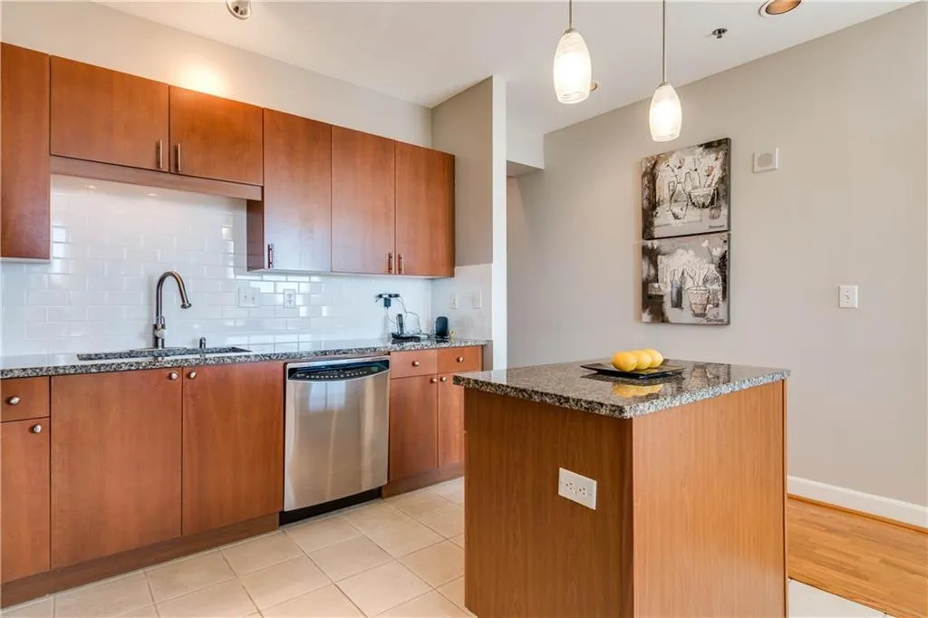 2626 Peachtree Road Nw Unit 1005, Atlanta, Georgia 30305, 2 Bedrooms Bedrooms, ,2 BathroomsBathrooms,Residential,Sold,2626 Peachtree Road Nw Unit 1005,5953261