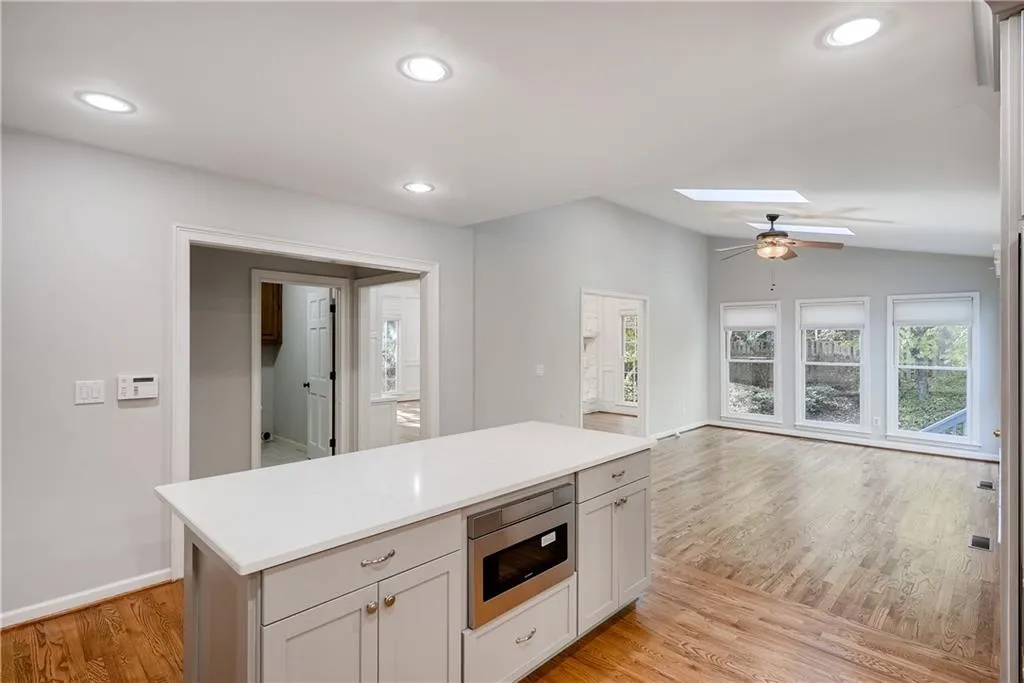 340 Aldenshire Place, Sandy Springs, Georgia 30350, 5 Bedrooms Bedrooms, ,4 BathroomsBathrooms,Residential,Sold,340 Aldenshire Place,6637079