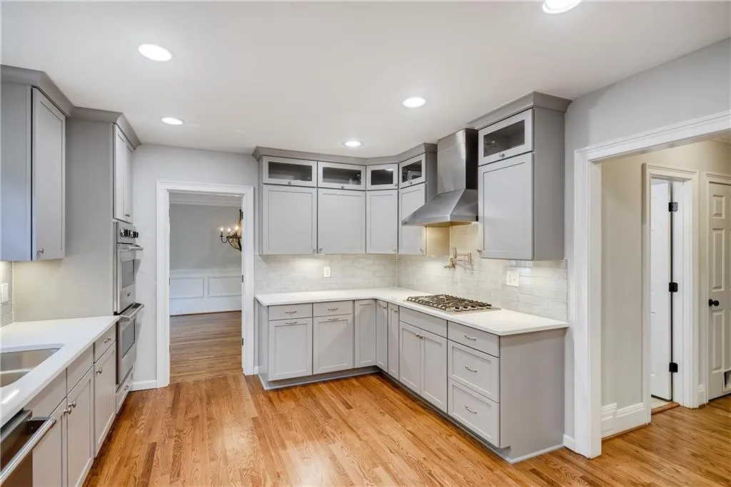 340 Aldenshire Place, Sandy Springs, Georgia 30350, 5 Bedrooms Bedrooms, ,4 BathroomsBathrooms,Residential,Sold,340 Aldenshire Place,6637079