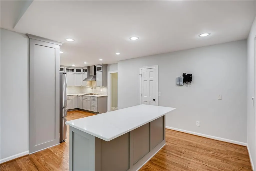 340 Aldenshire Place, Sandy Springs, Georgia 30350, 5 Bedrooms Bedrooms, ,4 BathroomsBathrooms,Residential,Sold,340 Aldenshire Place,6637079