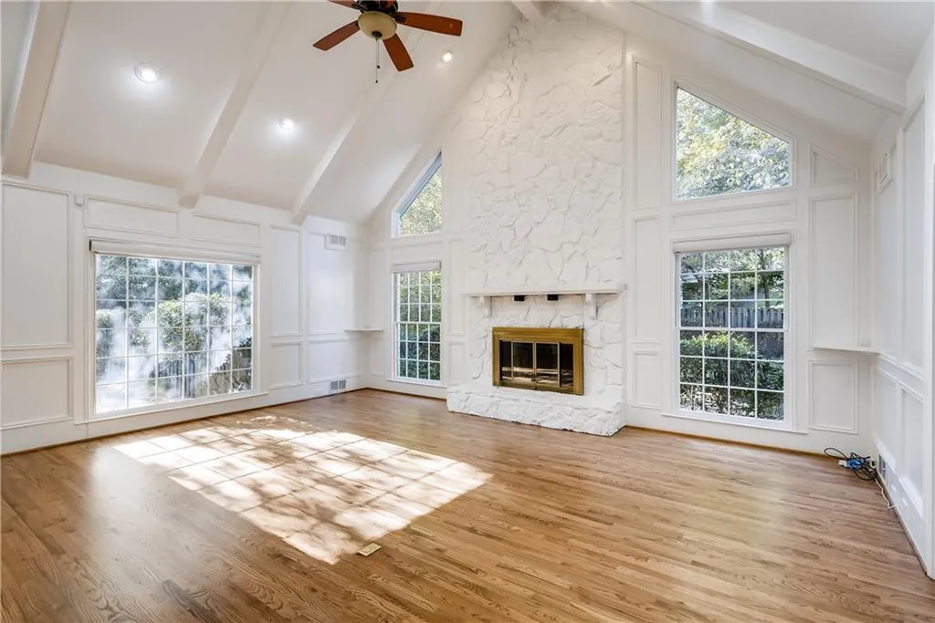 340 Aldenshire Place, Sandy Springs, Georgia 30350, 5 Bedrooms Bedrooms, ,4 BathroomsBathrooms,Residential,Sold,340 Aldenshire Place,6637079