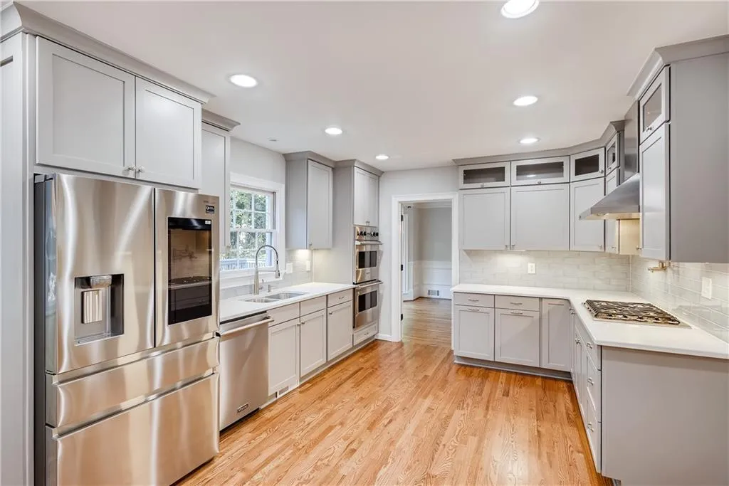 340 Aldenshire Place, Sandy Springs, Georgia 30350, 5 Bedrooms Bedrooms, ,4 BathroomsBathrooms,Residential,Sold,340 Aldenshire Place,6637079