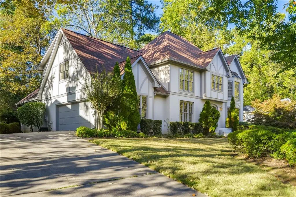 340 Aldenshire Place, Sandy Springs, Georgia 30350, 5 Bedrooms Bedrooms, ,4 BathroomsBathrooms,Residential,Sold,340 Aldenshire Place,6637079