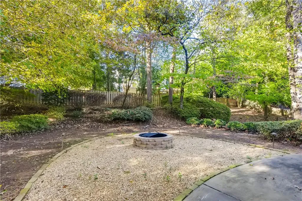 340 Aldenshire Place, Sandy Springs, Georgia 30350, 5 Bedrooms Bedrooms, ,4 BathroomsBathrooms,Residential,Sold,340 Aldenshire Place,6637079