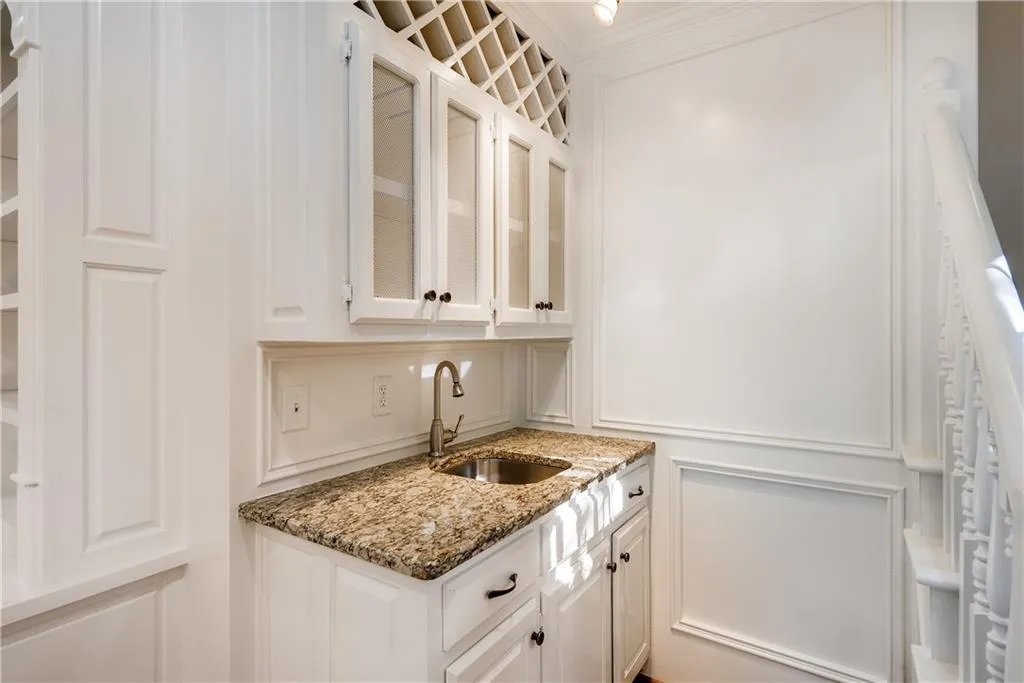 340 Aldenshire Place, Sandy Springs, Georgia 30350, 5 Bedrooms Bedrooms, ,4 BathroomsBathrooms,Residential,Sold,340 Aldenshire Place,6637079